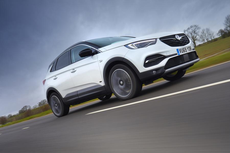  Vauxhall Grandland X Hybrid4 2020 года  (фото 4 из 40)